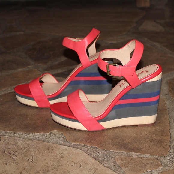 Splendid Kikka Striped Wedge Sandal - Picture 3 of 7